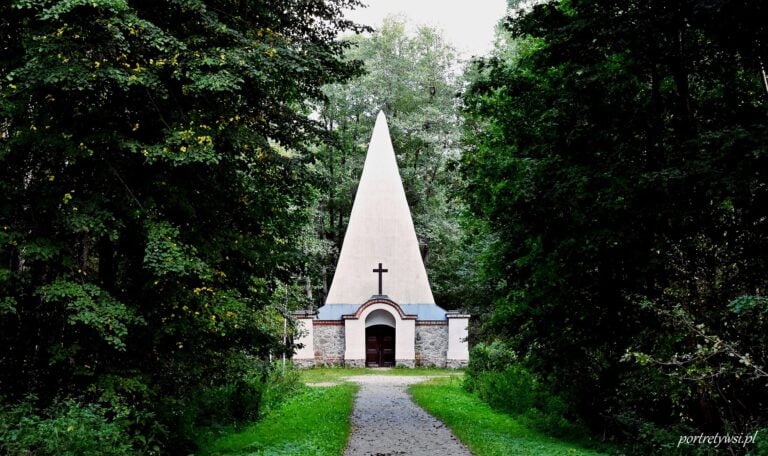 Tajemnicza piramida na Mazurach